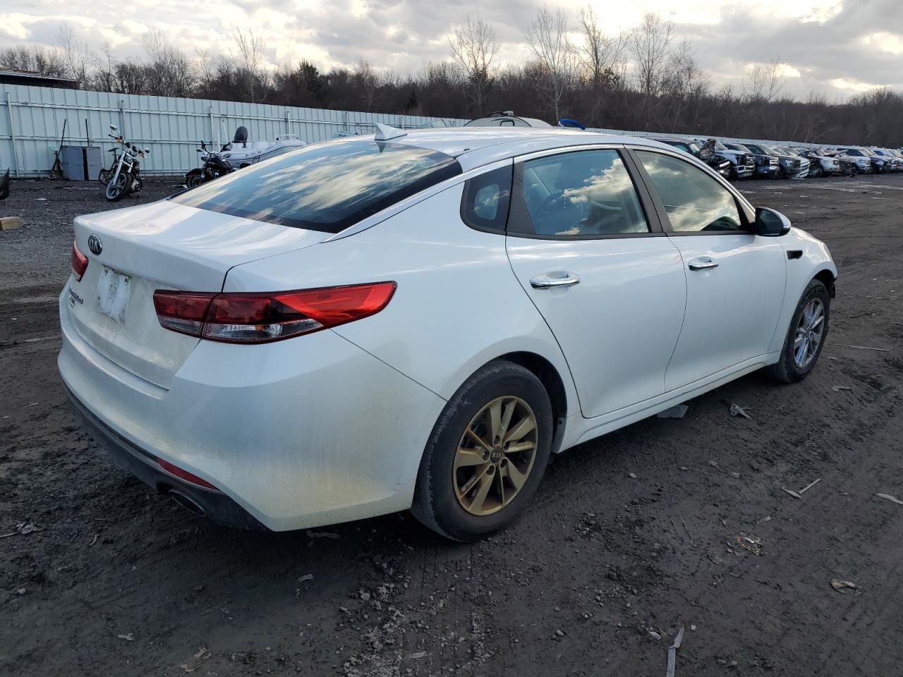 2016 KIA OPTIMA LX - Фото 3