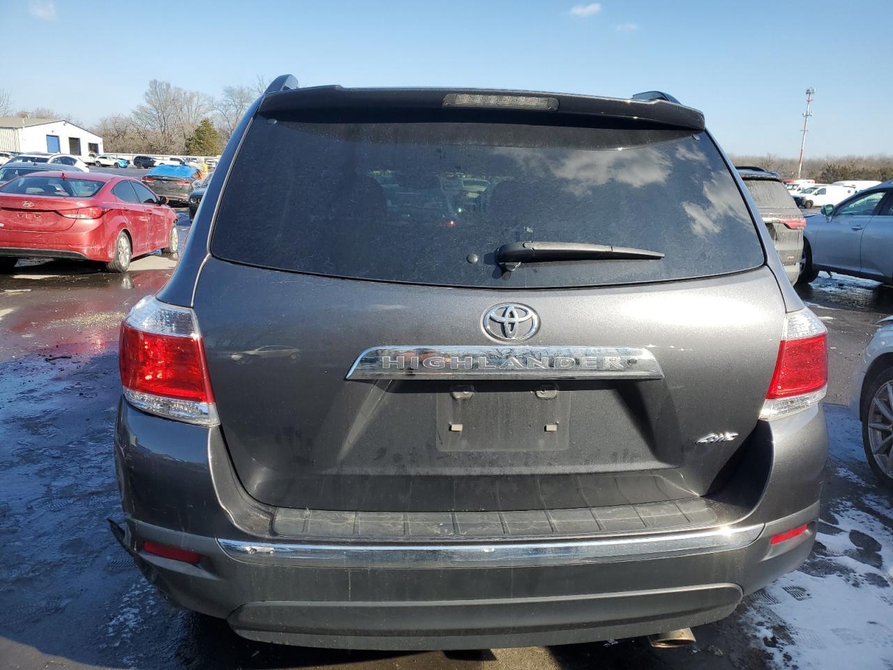 2012 TOYOTA HIGHLANDER - Image 6