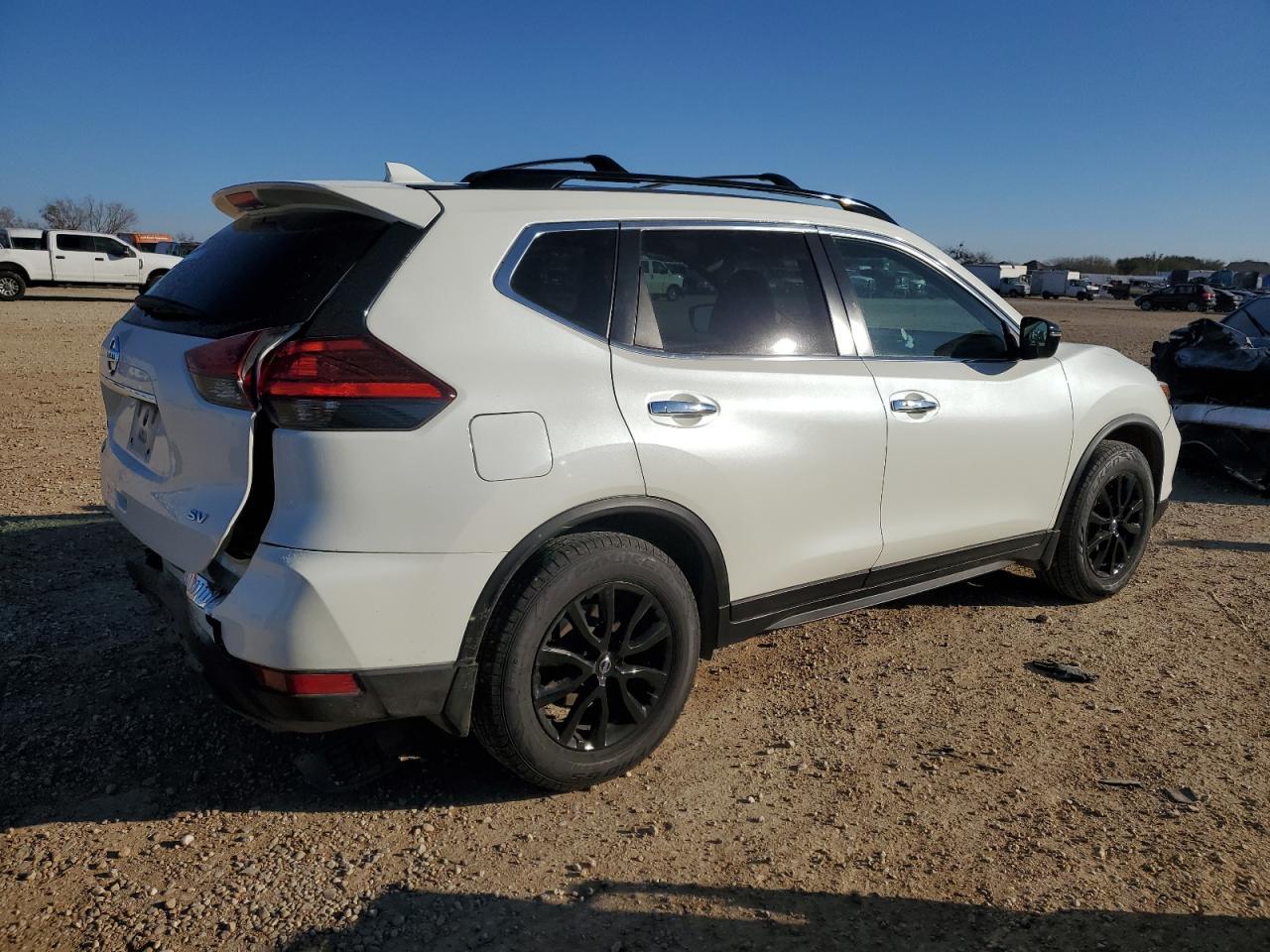 2017 NISSAN ROGUE S - Фото 3