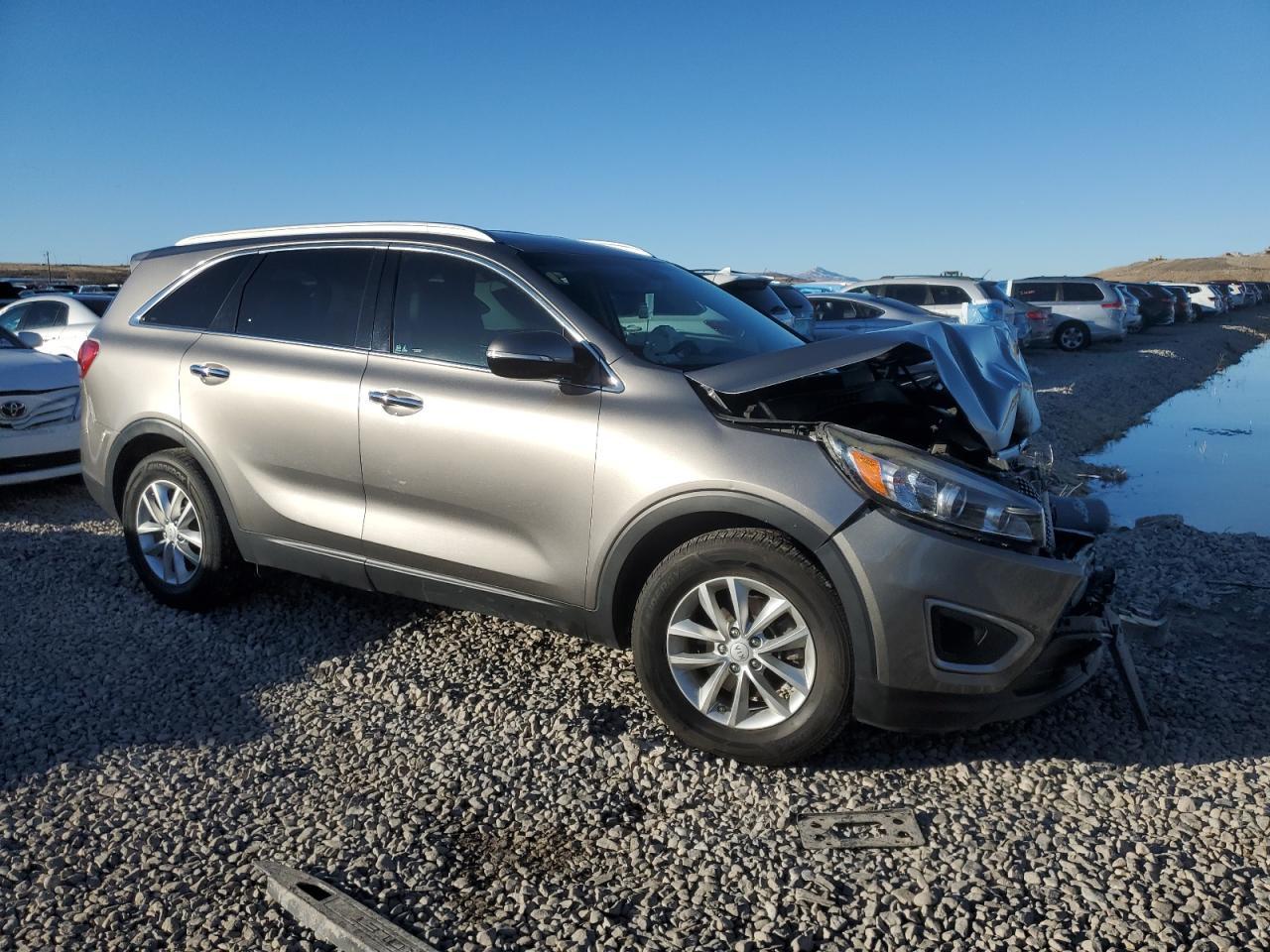 2016 KIA SORENTO LX - Фото 4
