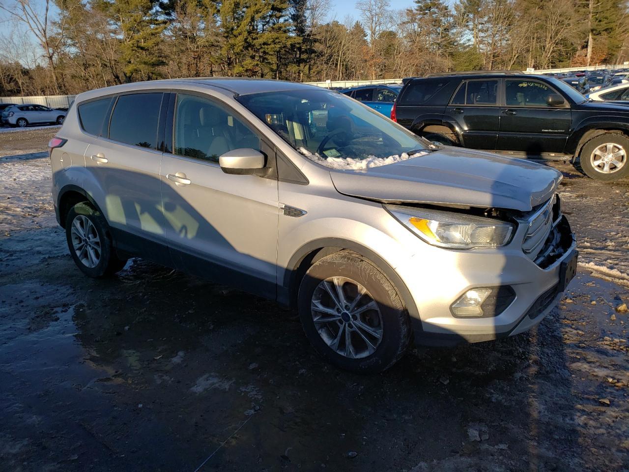 2017 FORD ESCAPE SE - Фото 4