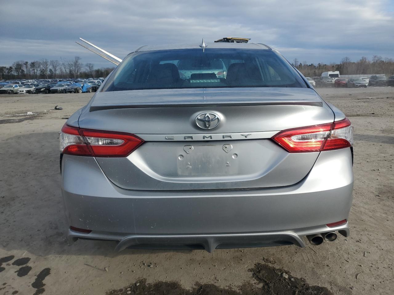 2020 TOYOTA CAMRY SE - Image 6
