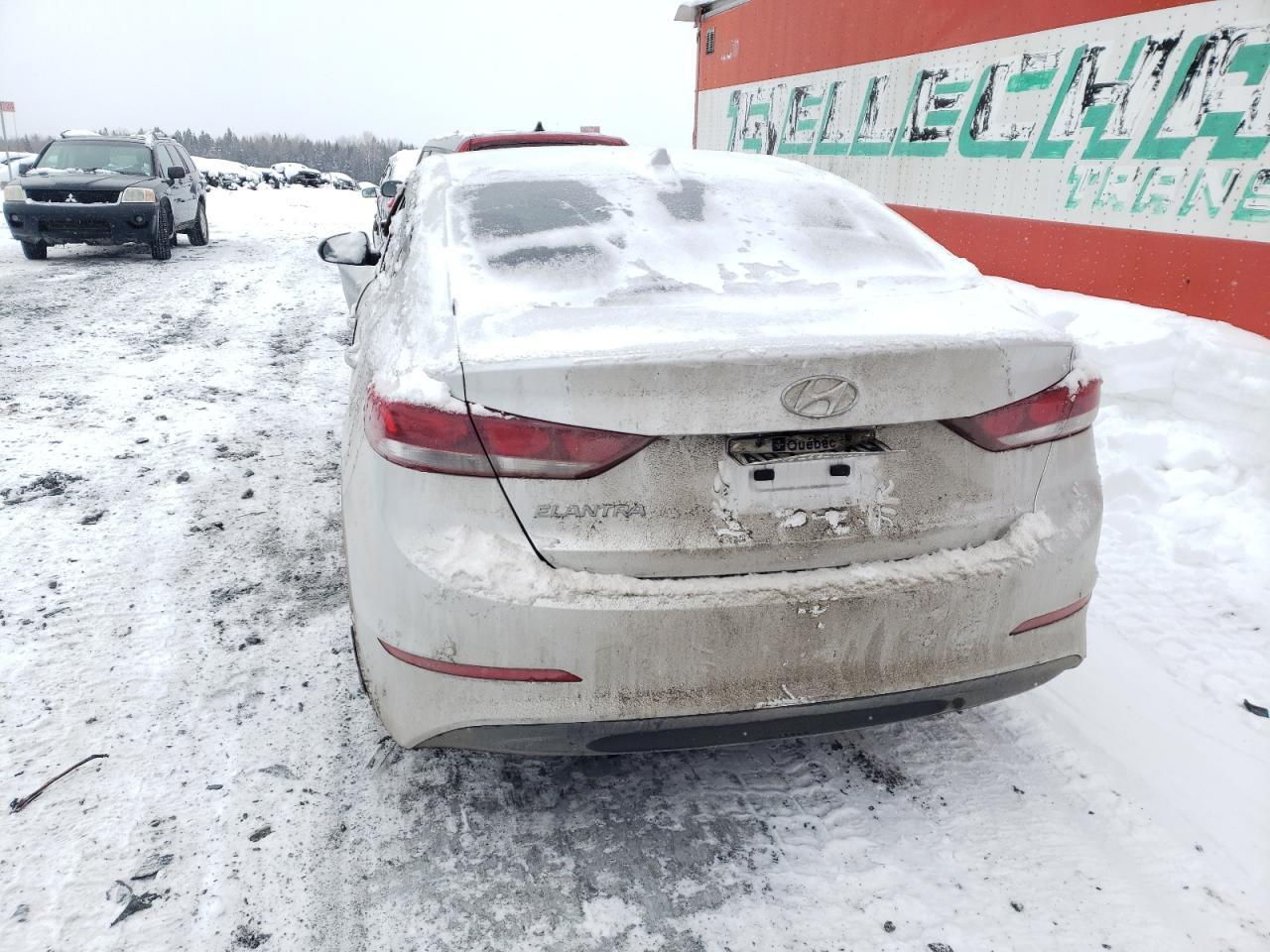 2018 HYUNDAI ELANTRA SE - Фото 6