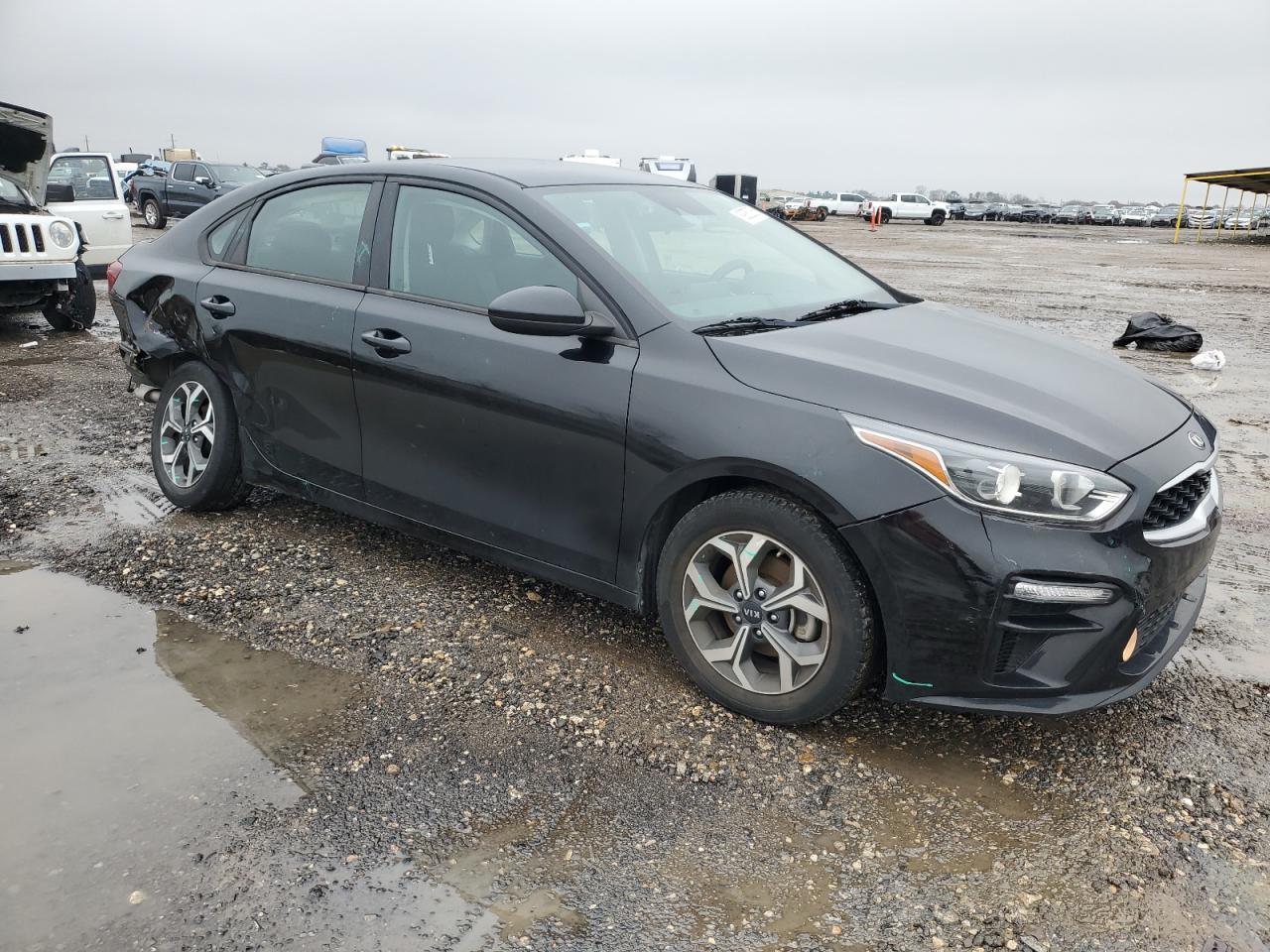 2021 KIA FORTE FE - Image 4