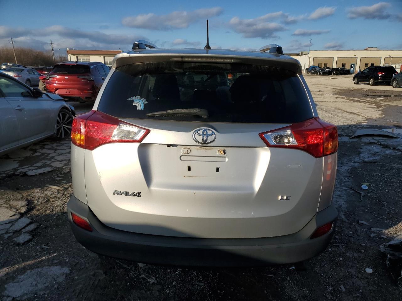 2014 TOYOTA RAV4 LE - Фото 6