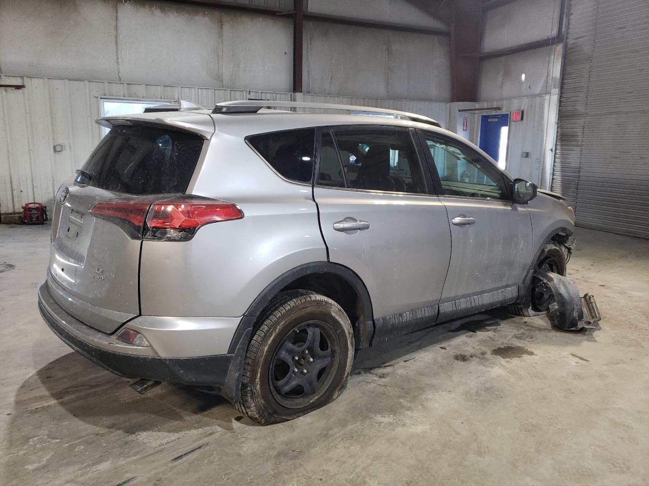 2017 TOYOTA RAV4 LE - Image 3