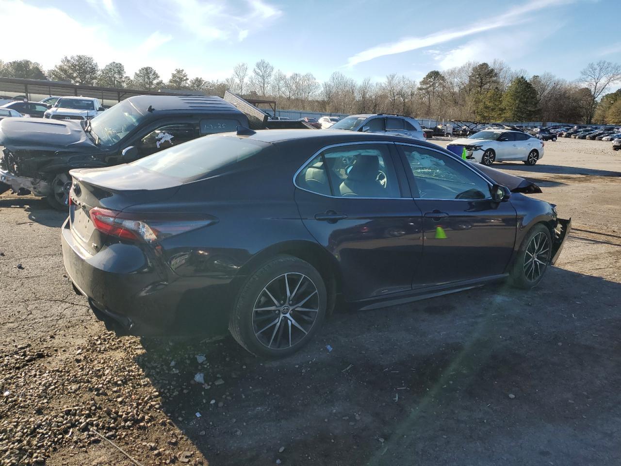 2021 TOYOTA CAMRY SE - Фото 3