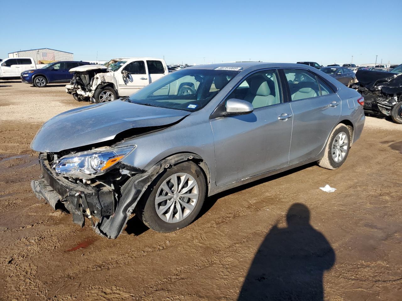 2016 TOYOTA CAMRY LE
