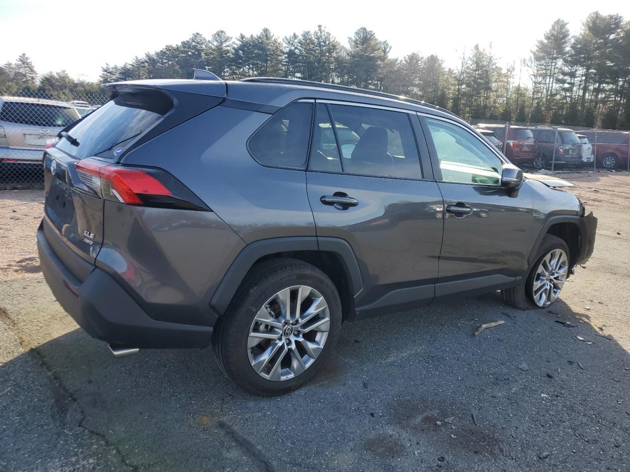 2024 TOYOTA RAV4 XLE P - Image 3