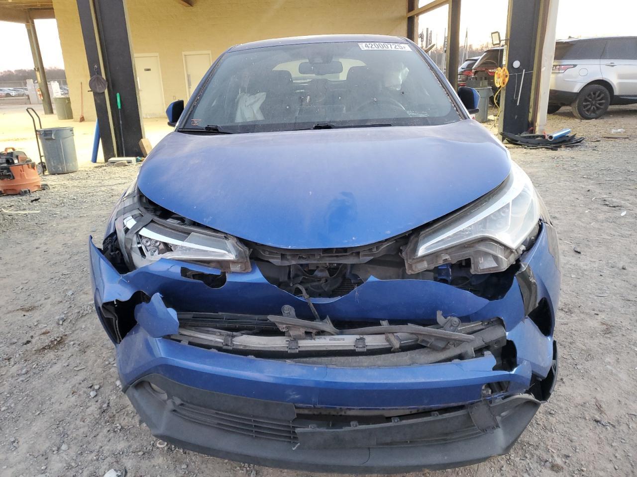 2018 TOYOTA C-HR XLE - Фото 5