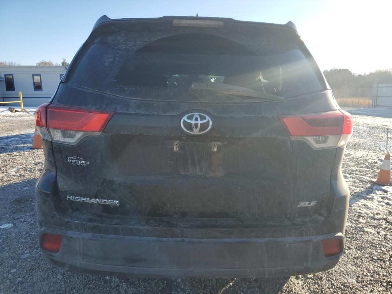 2018 TOYOTA HIGHLANDER - Image 6