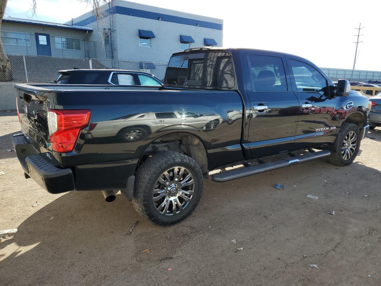 2017 NISSAN TITAN XD S - Фото 3