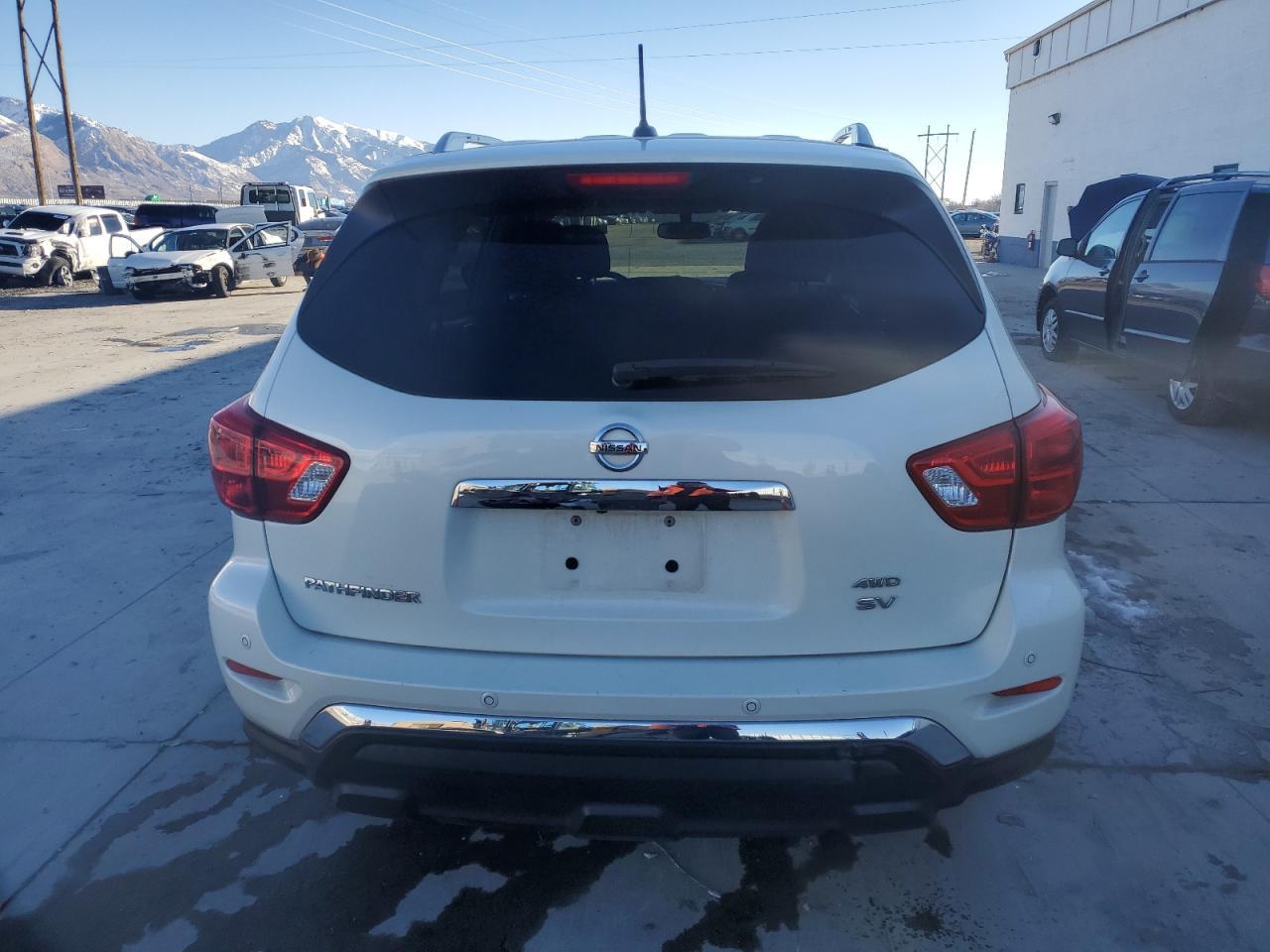 2017 NISSAN PATHFINDER - Image 6
