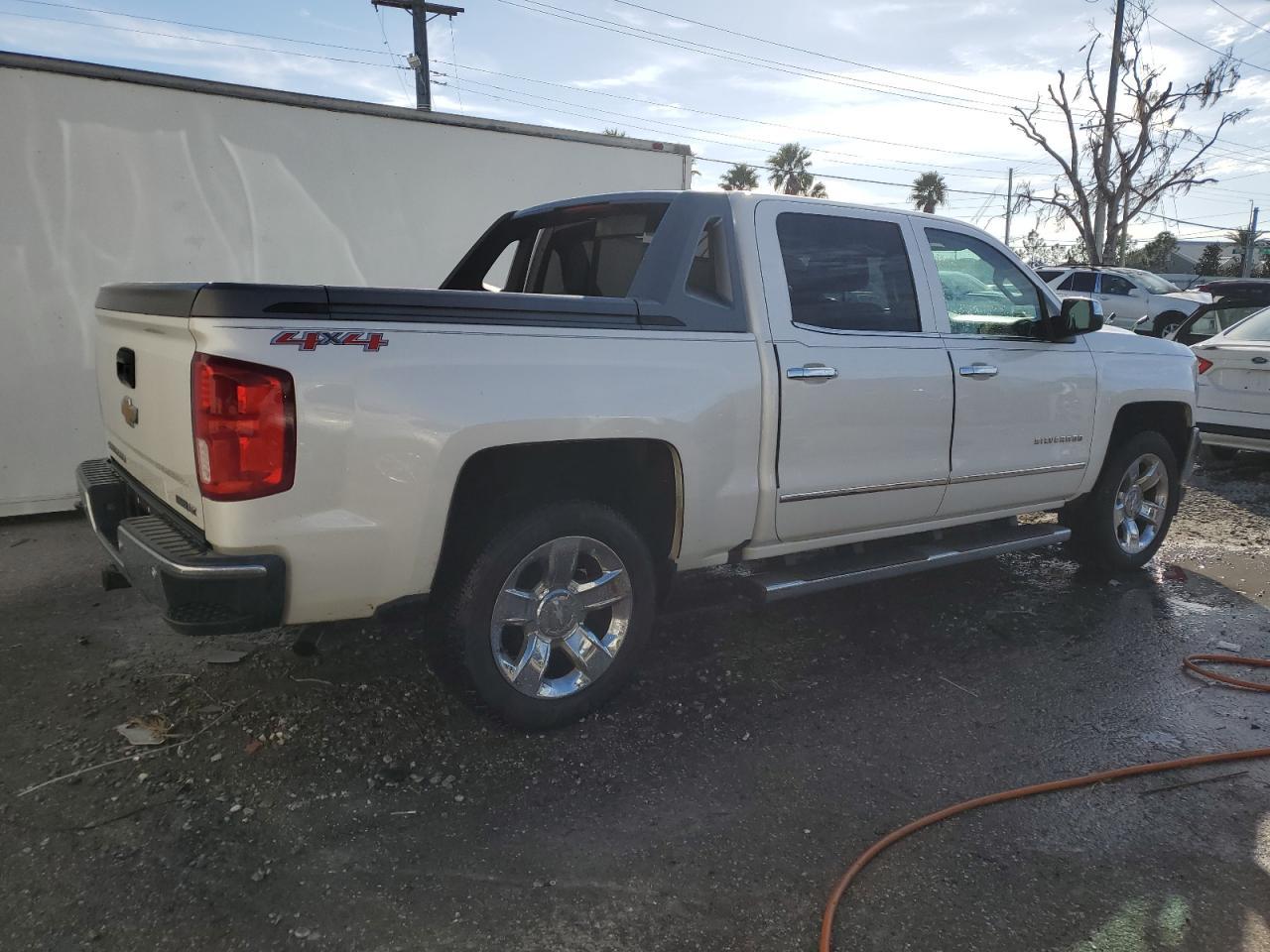 2017 CHEVROLET SILVERADO - Image 3