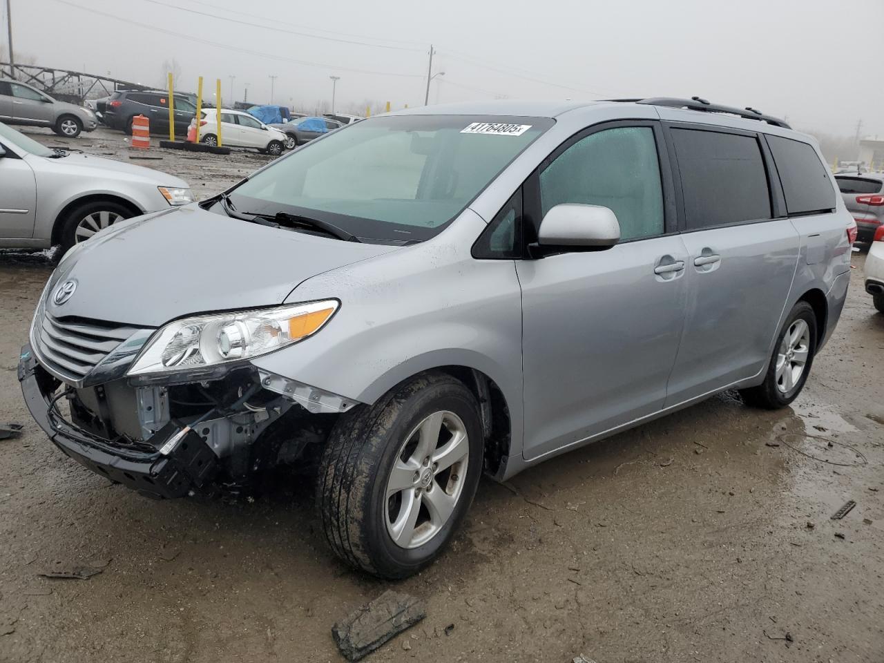 2015 TOYOTA SIENNA LE
