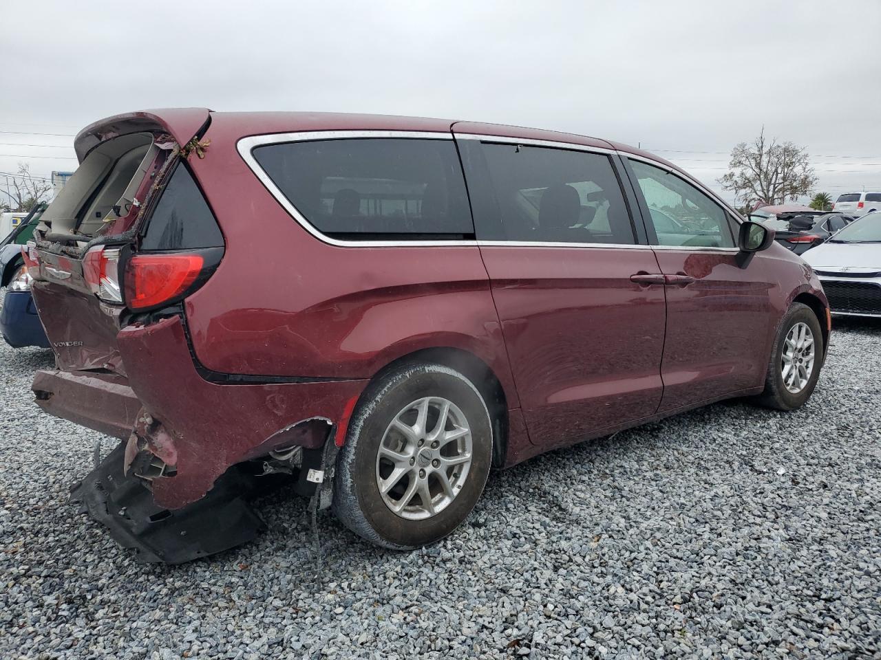 2022 CHRYSLER VOYAGER LX - Фото 3