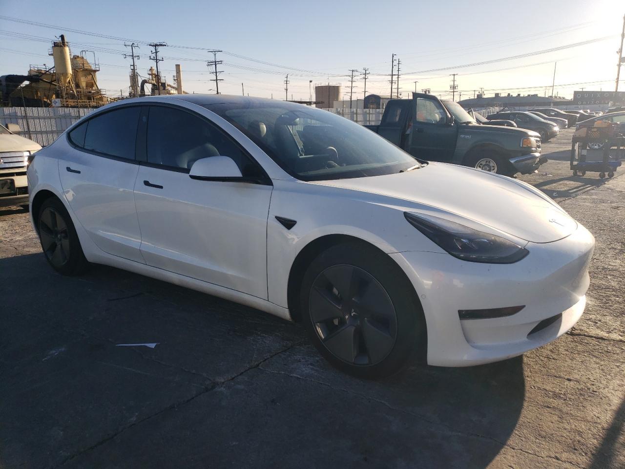 2021 TESLA MODEL 3 - Фото 4