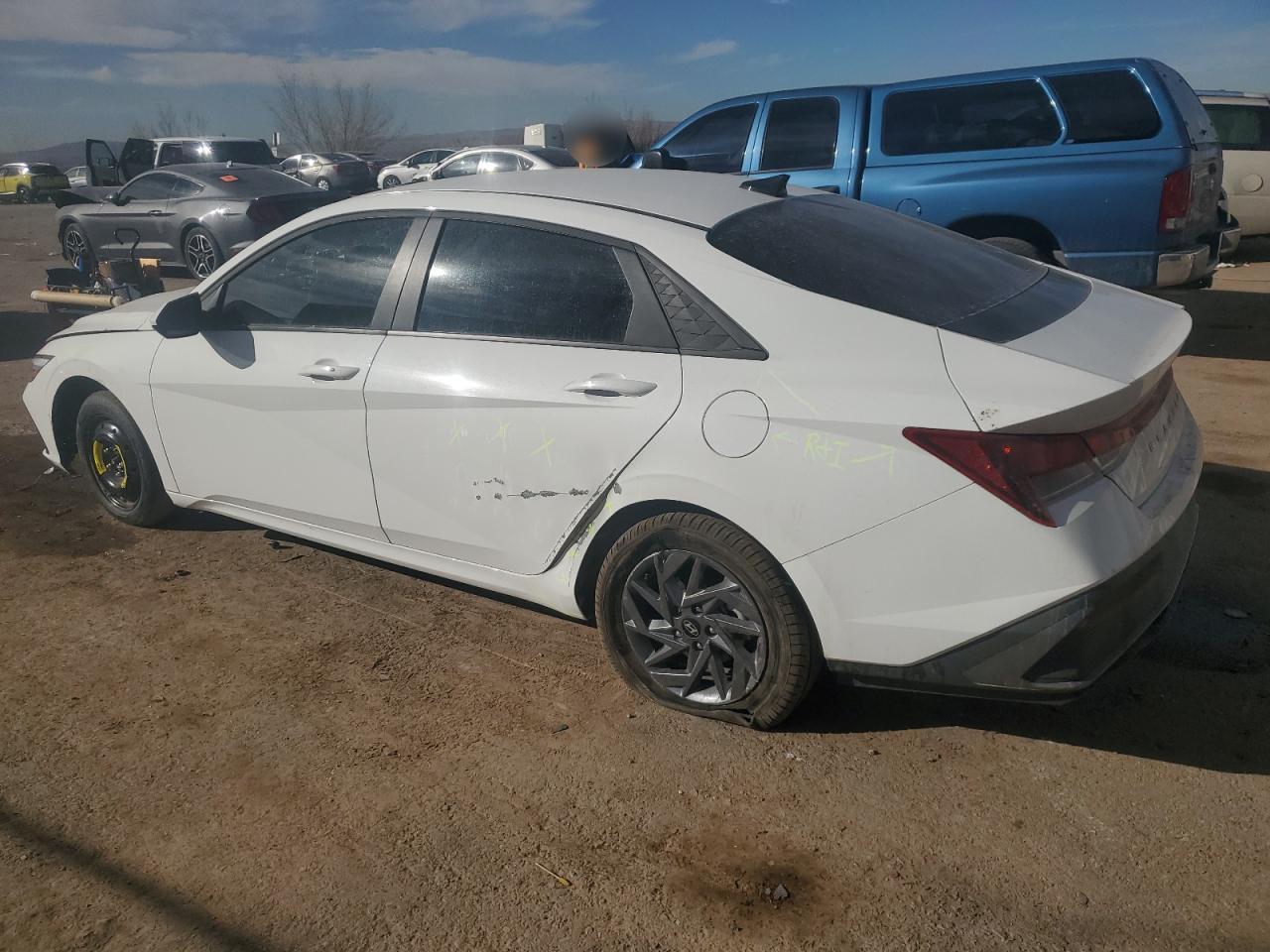 2024 HYUNDAI ELANTRA SE - Фото 2