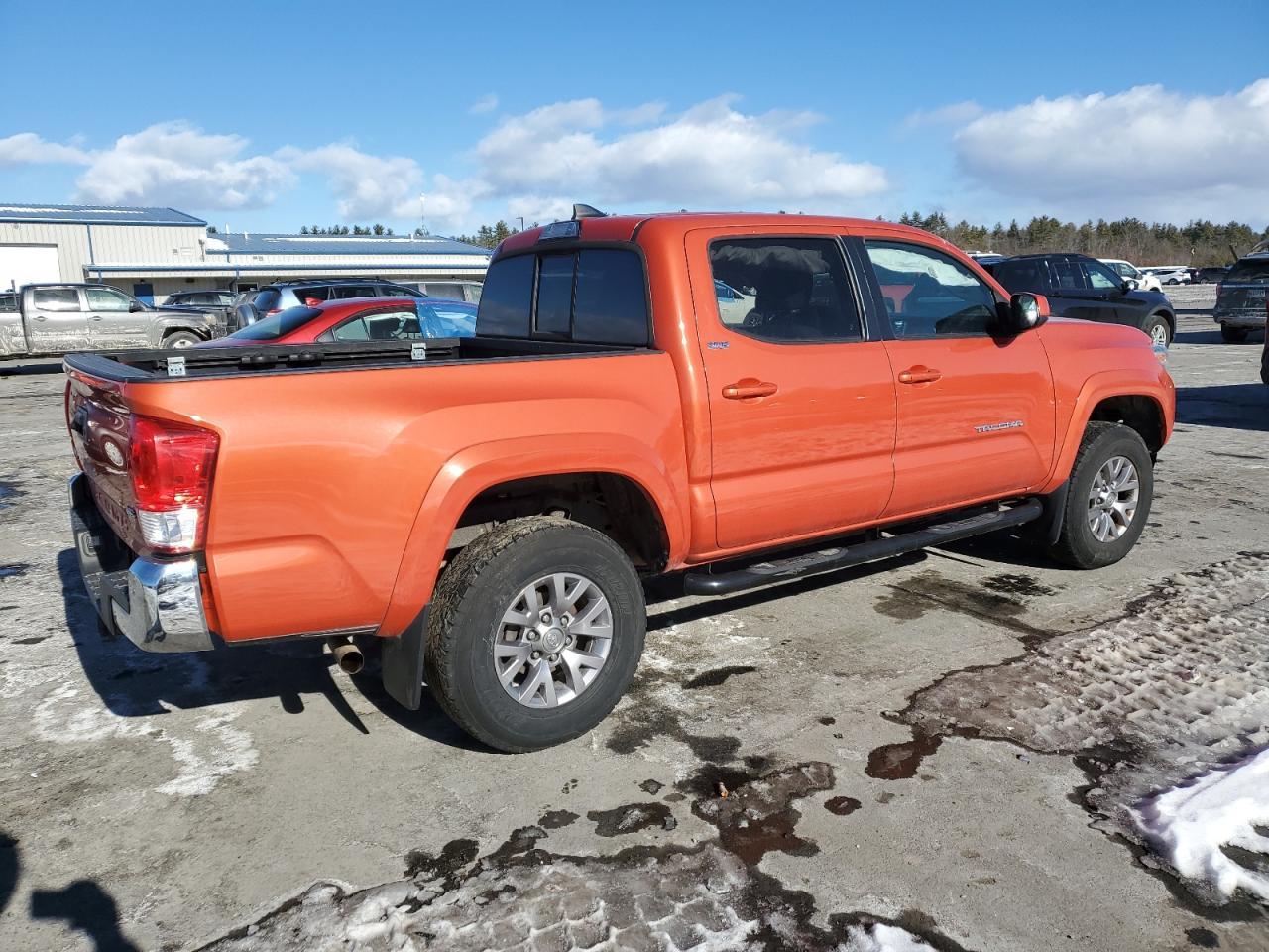 2016 TOYOTA TACOMA DOU - Фото 3