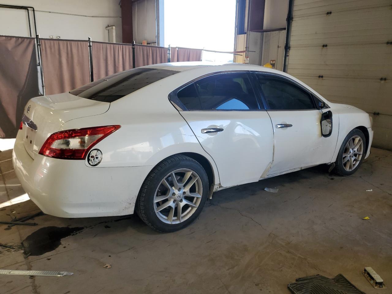 2011 NISSAN MAXIMA S - Фото 3