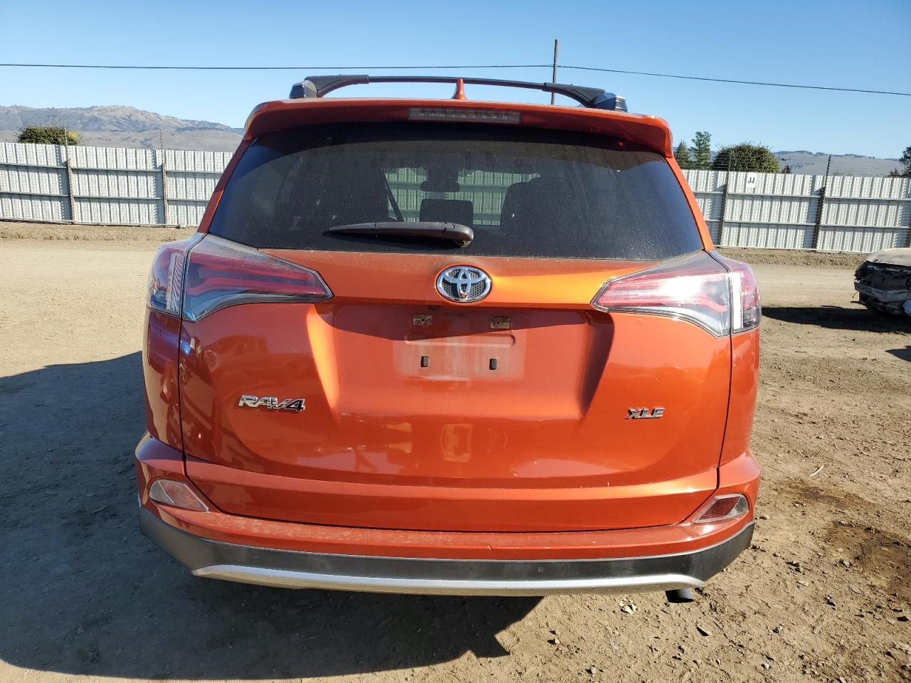 2016 TOYOTA RAV4 XLE - Image 6
