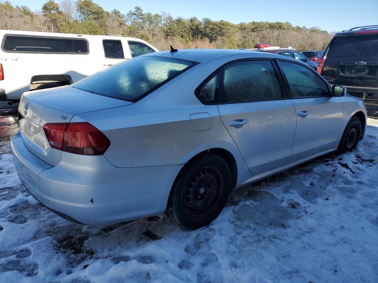 2014 VOLKSWAGEN PASSAT S - Фото 3