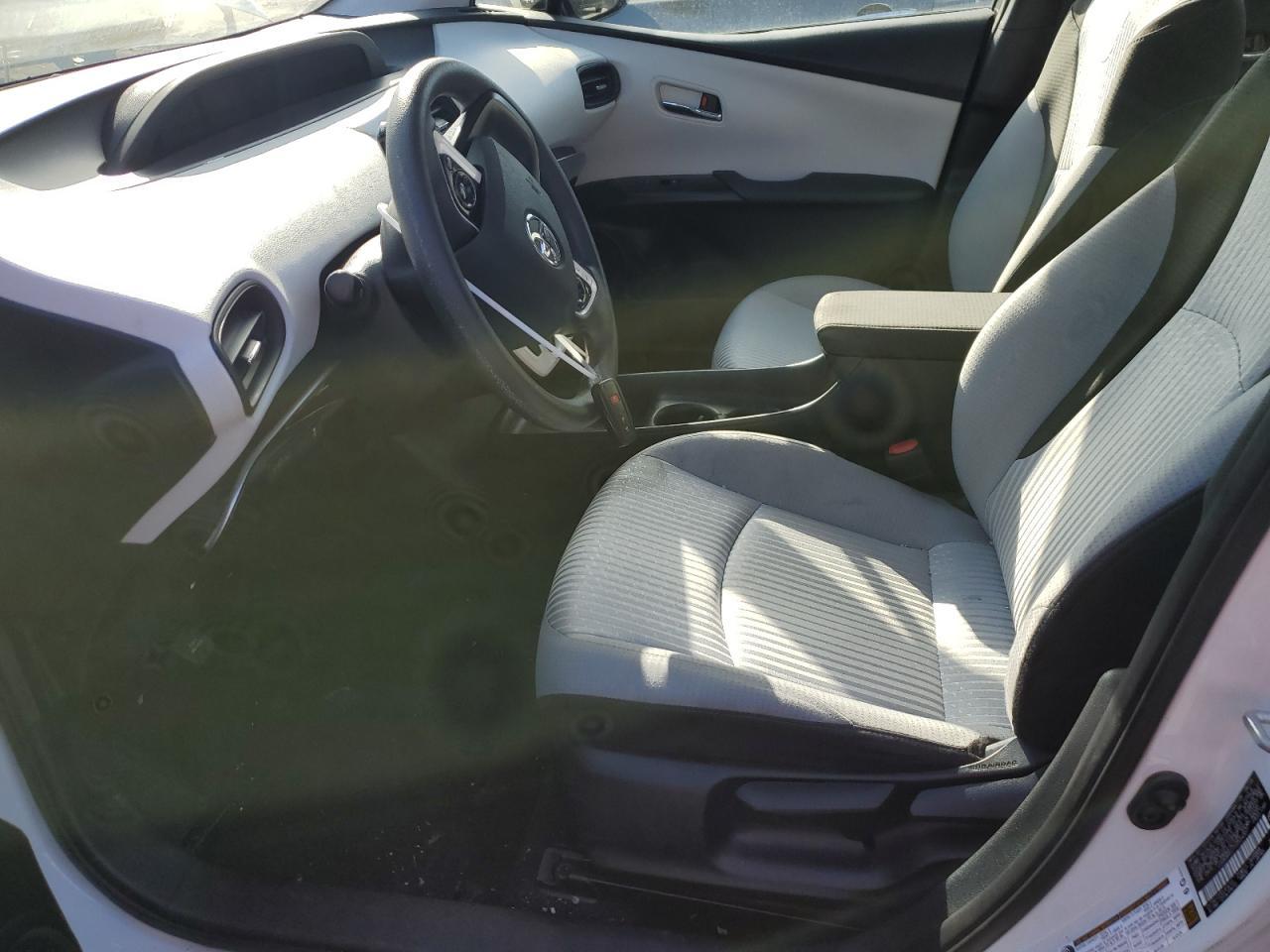 2016 TOYOTA PRIUS - Фото 7