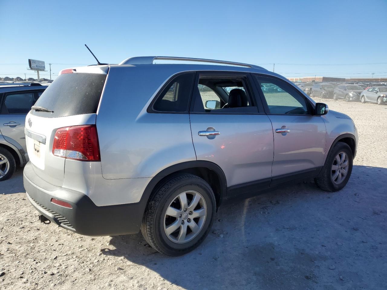 2012 KIA SORENTO BA - Image 3