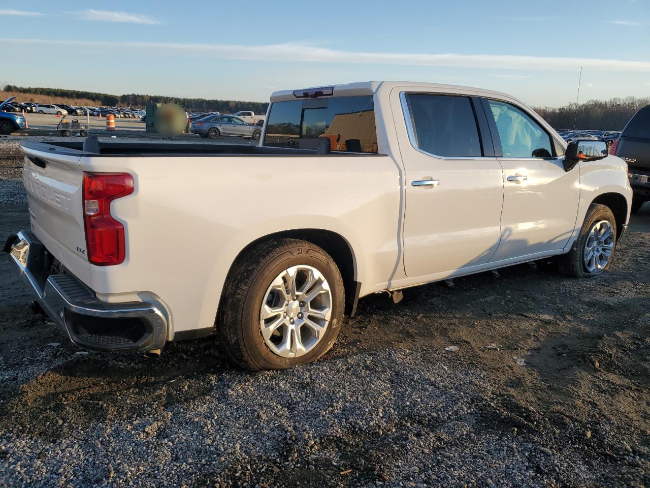 2024 CHEVROLET SILVERADO - Image 3
