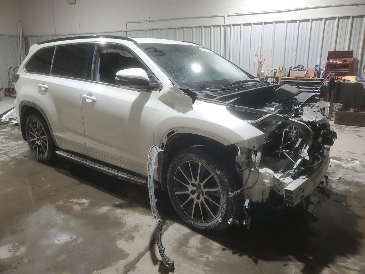 2018 TOYOTA HIGHLANDER - Image 4
