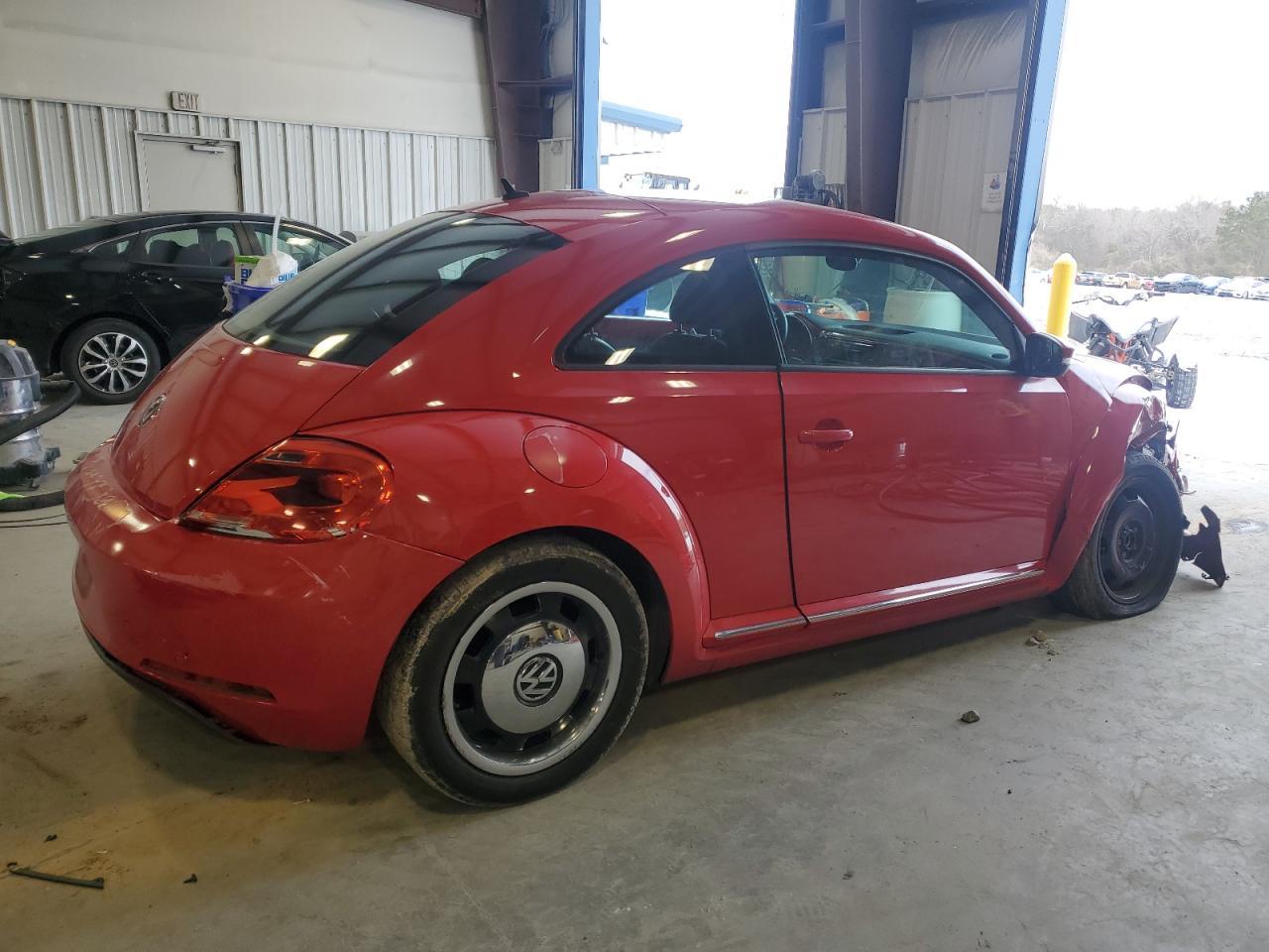 2012 VOLKSWAGEN BEETLE - Фото 3