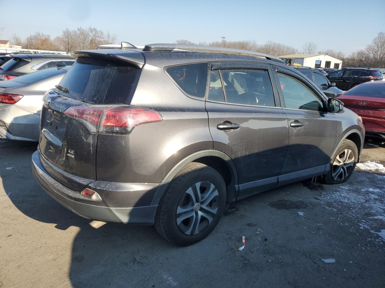 2017 TOYOTA RAV4 LE - Image 3