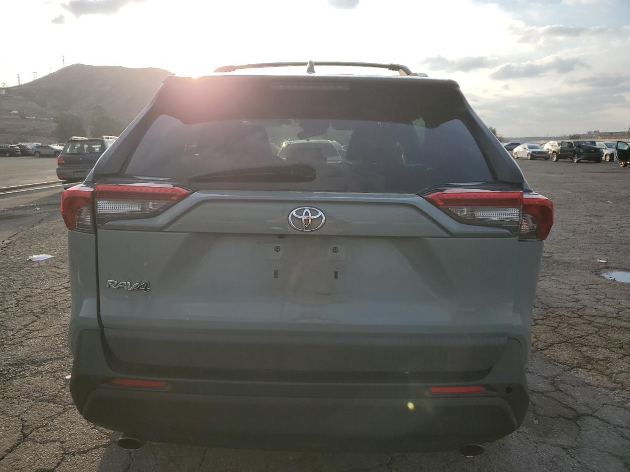 2020 TOYOTA RAV4 XLE P - Image 6