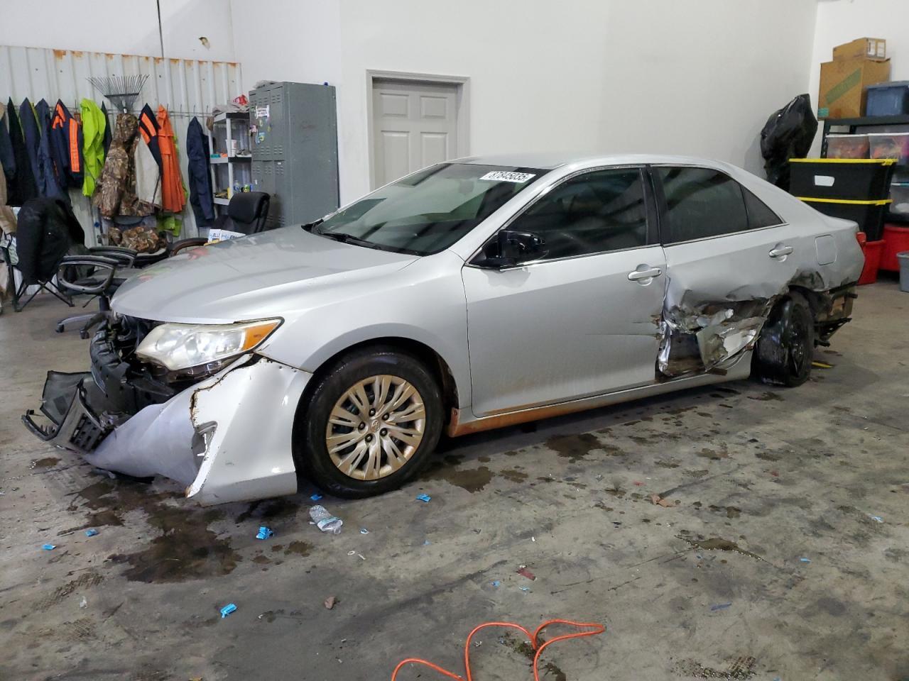 2014 TOYOTA CAMRY L