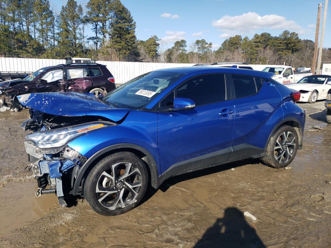 2022 TOYOTA C-HR XLE
