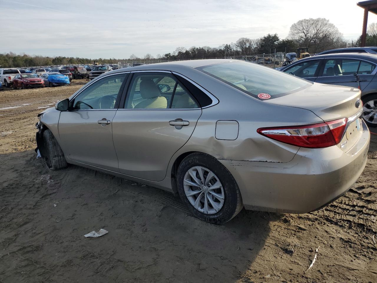 2015 TOYOTA CAMRY LE - Image 2