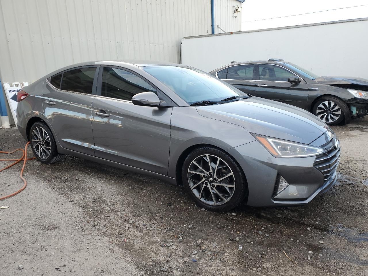 2019 HYUNDAI ELANTRA SE - Фото 4