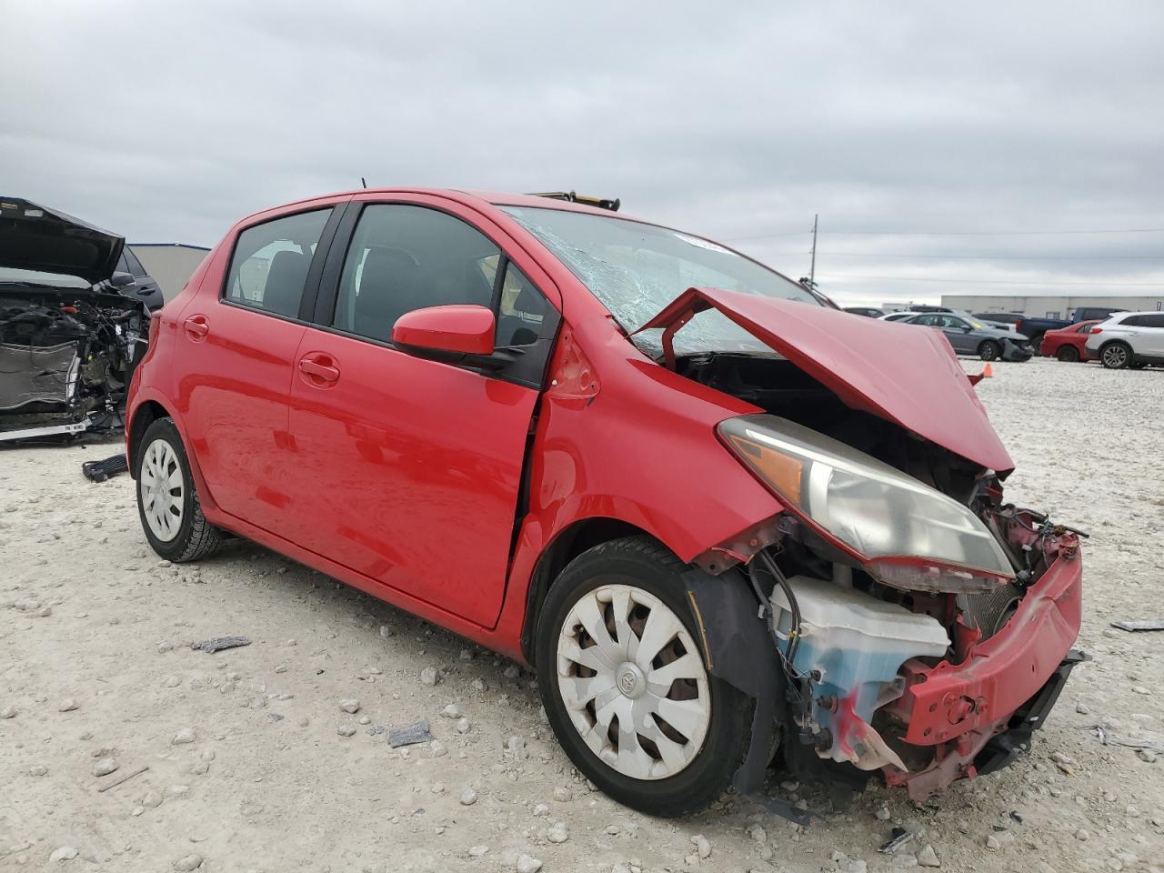 2015 TOYOTA YARIS - Фото 4