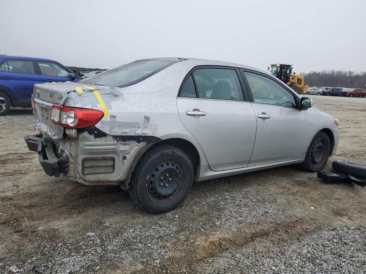 2013 TOYOTA COROLLA BA - Фото 3