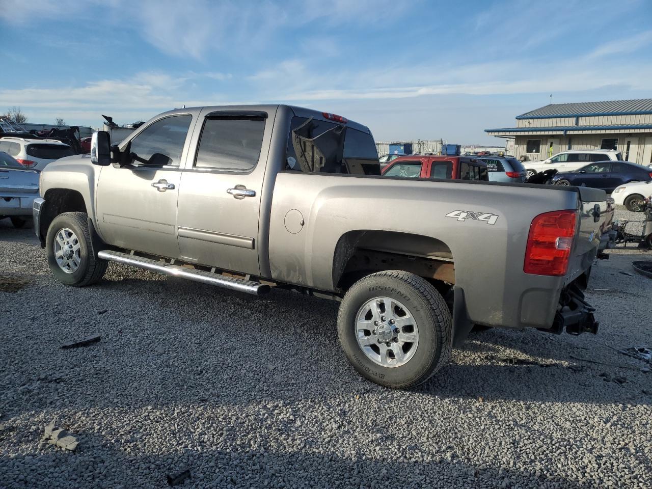 2013 CHEVROLET SILVERADO - Image 2