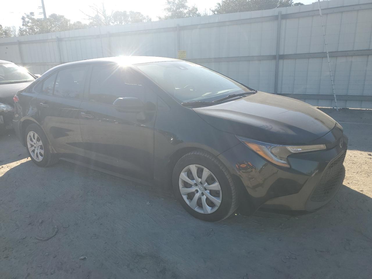 2021 TOYOTA COROLLA LE - Фото 4