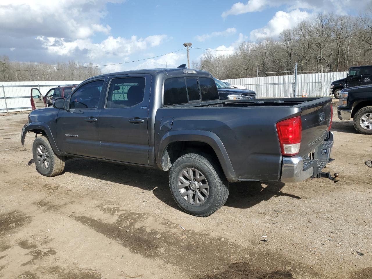 2016 TOYOTA TACOMA DOU - Фото 2