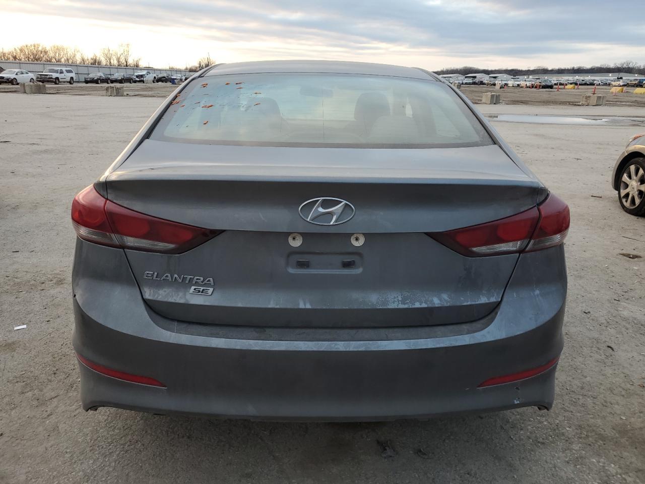 2018 HYUNDAI ELANTRA SE - Фото 6