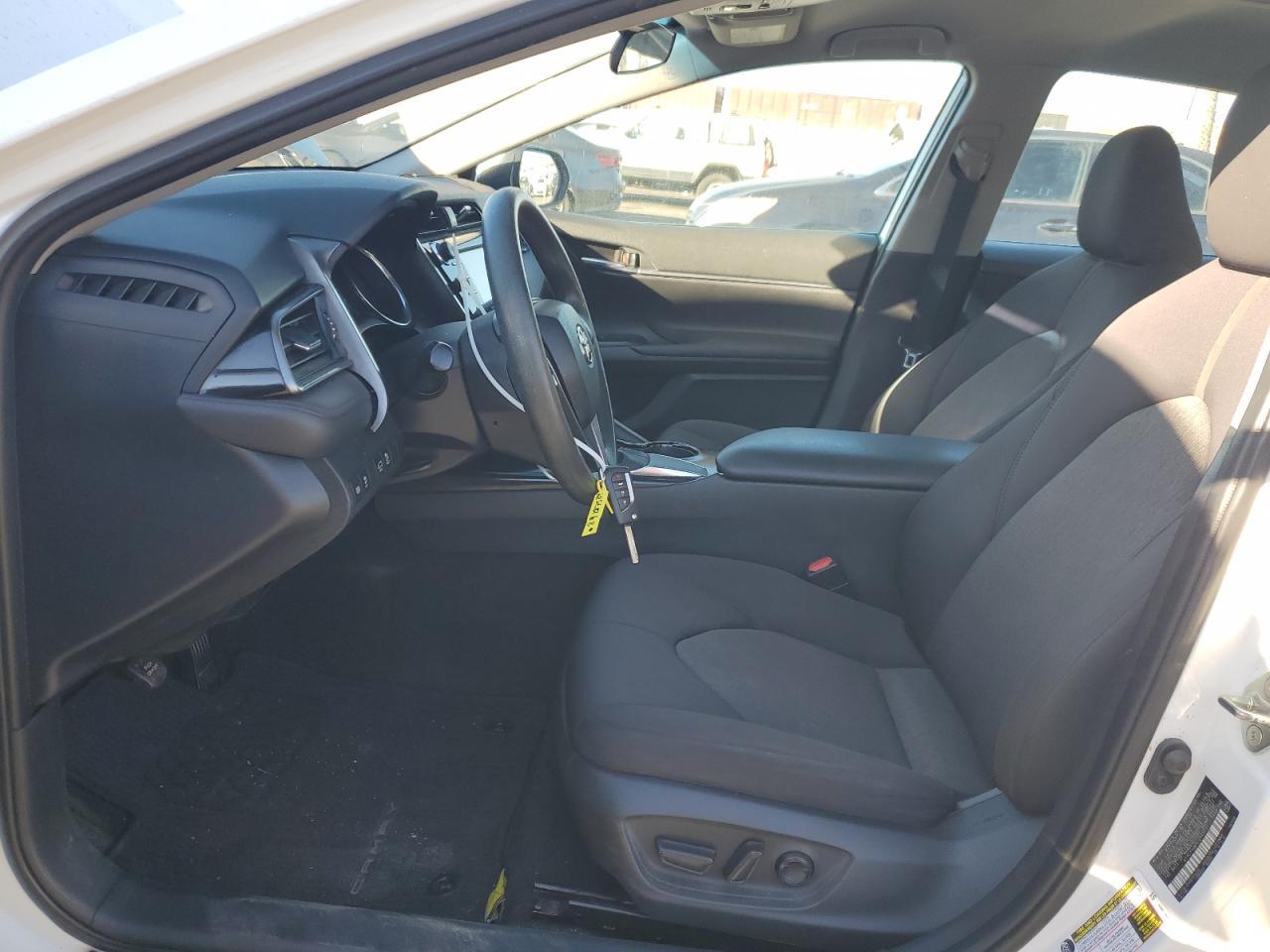 2020 TOYOTA CAMRY LE - Фото 7
