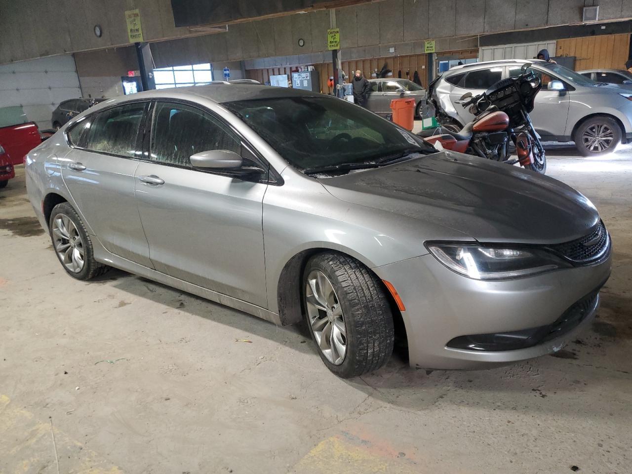 2015 CHRYSLER 200 S - Фото 4