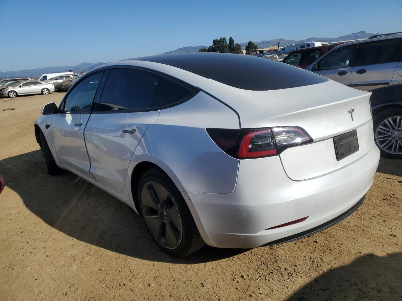 2023 TESLA MODEL 3 - Фото 2