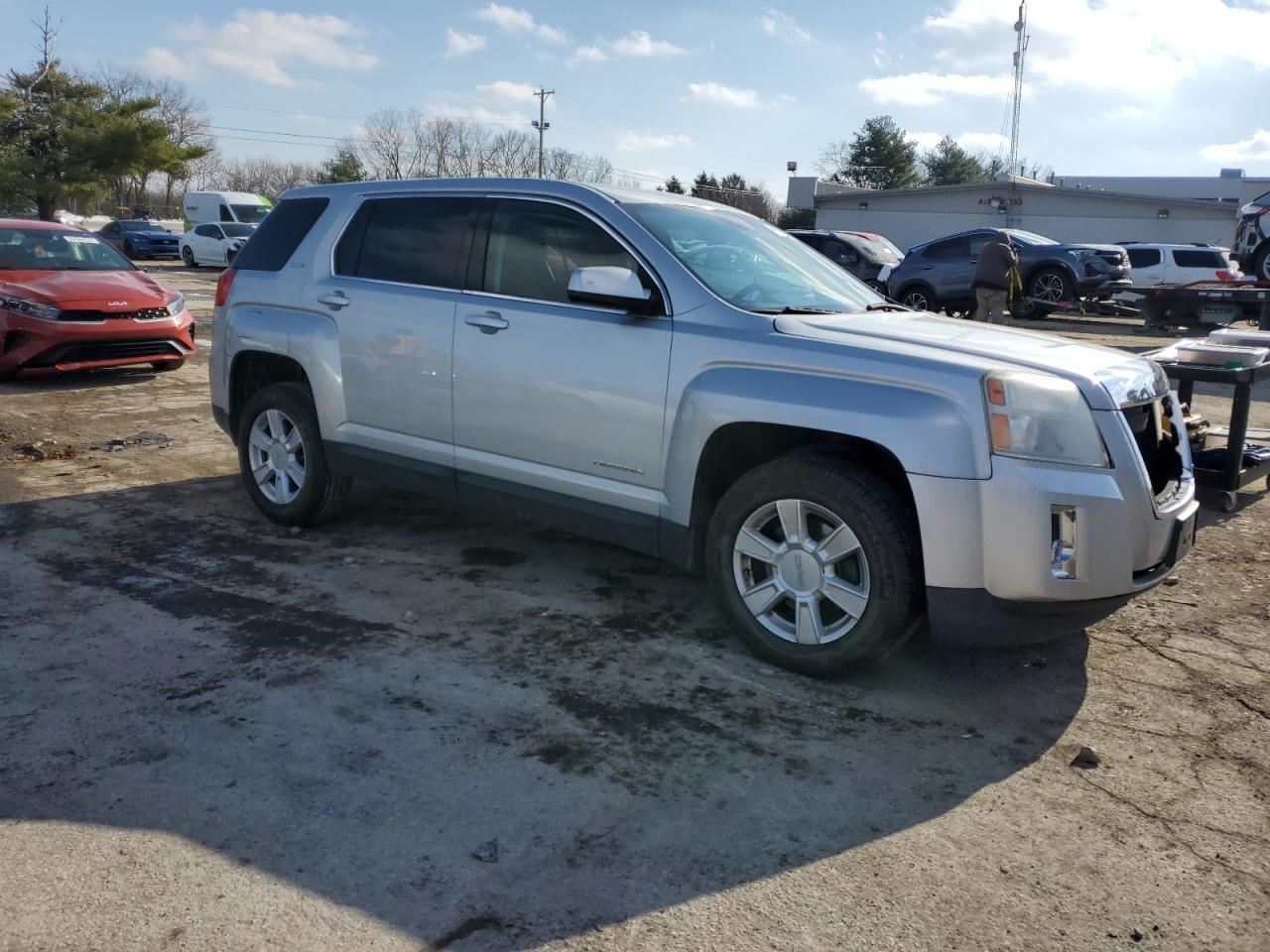 2013 GMC TERRAIN SL - Image 4