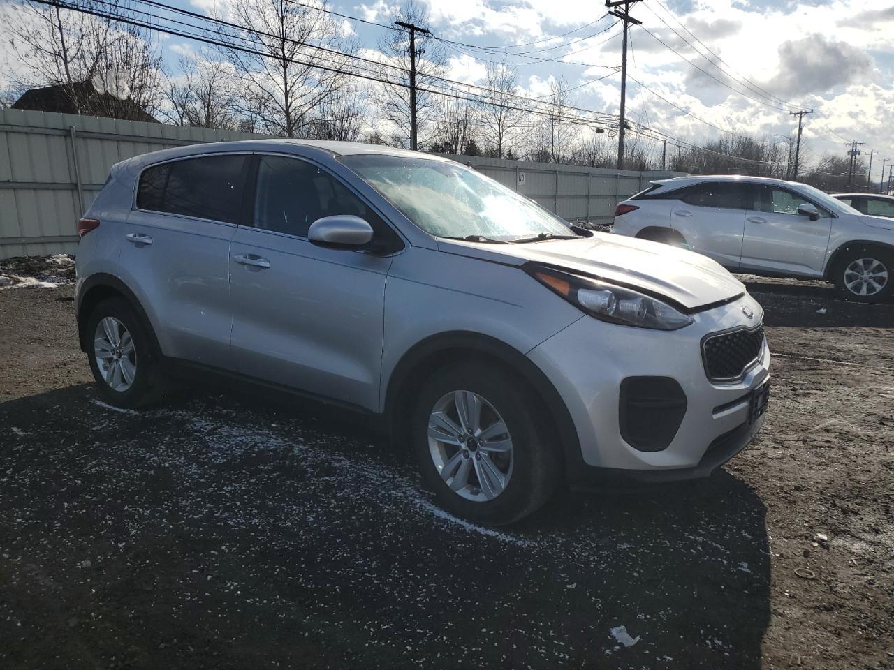 2017 KIA SPORTAGE L - Image 4