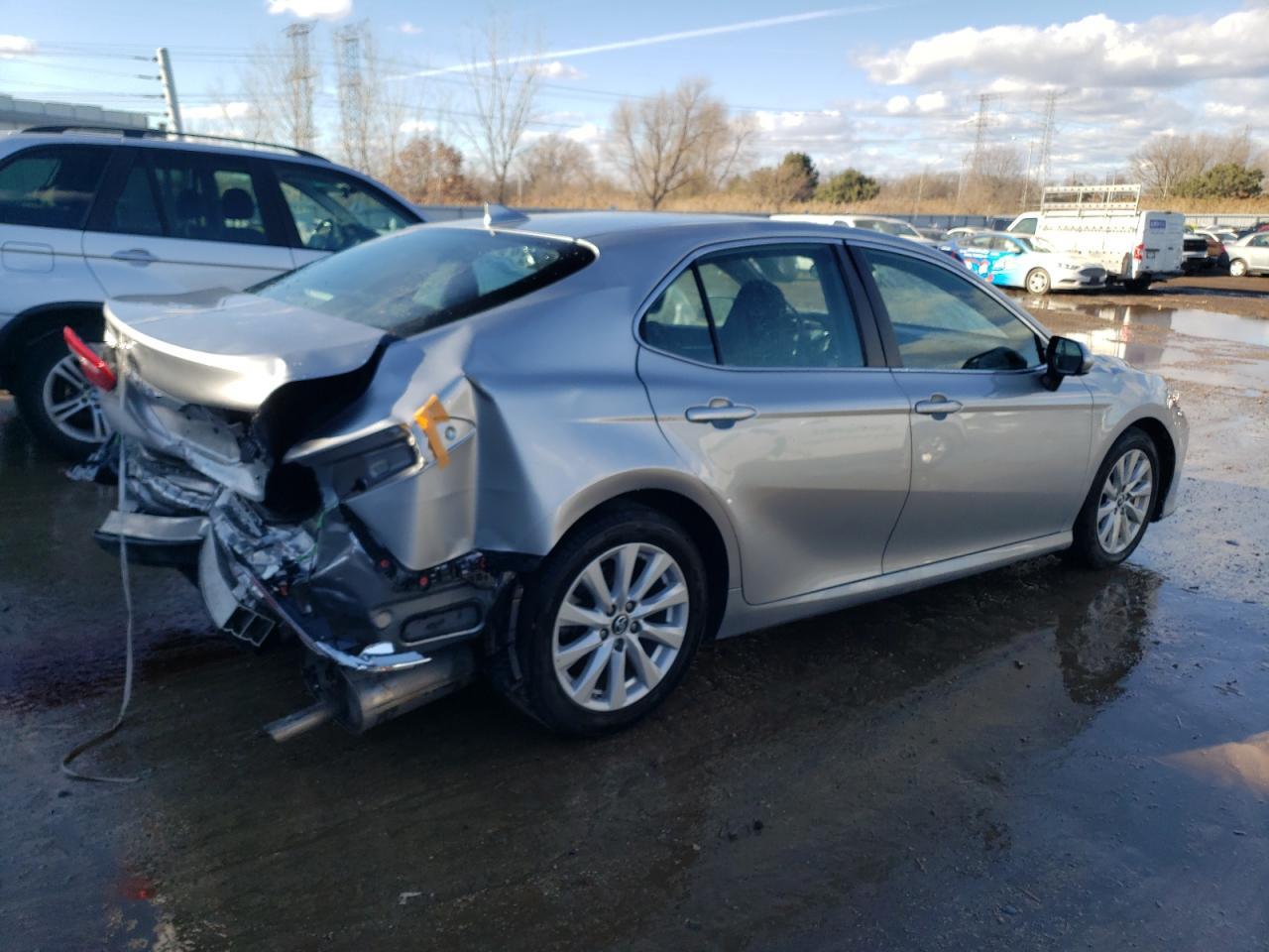 2019 TOYOTA CAMRY L - Фото 3