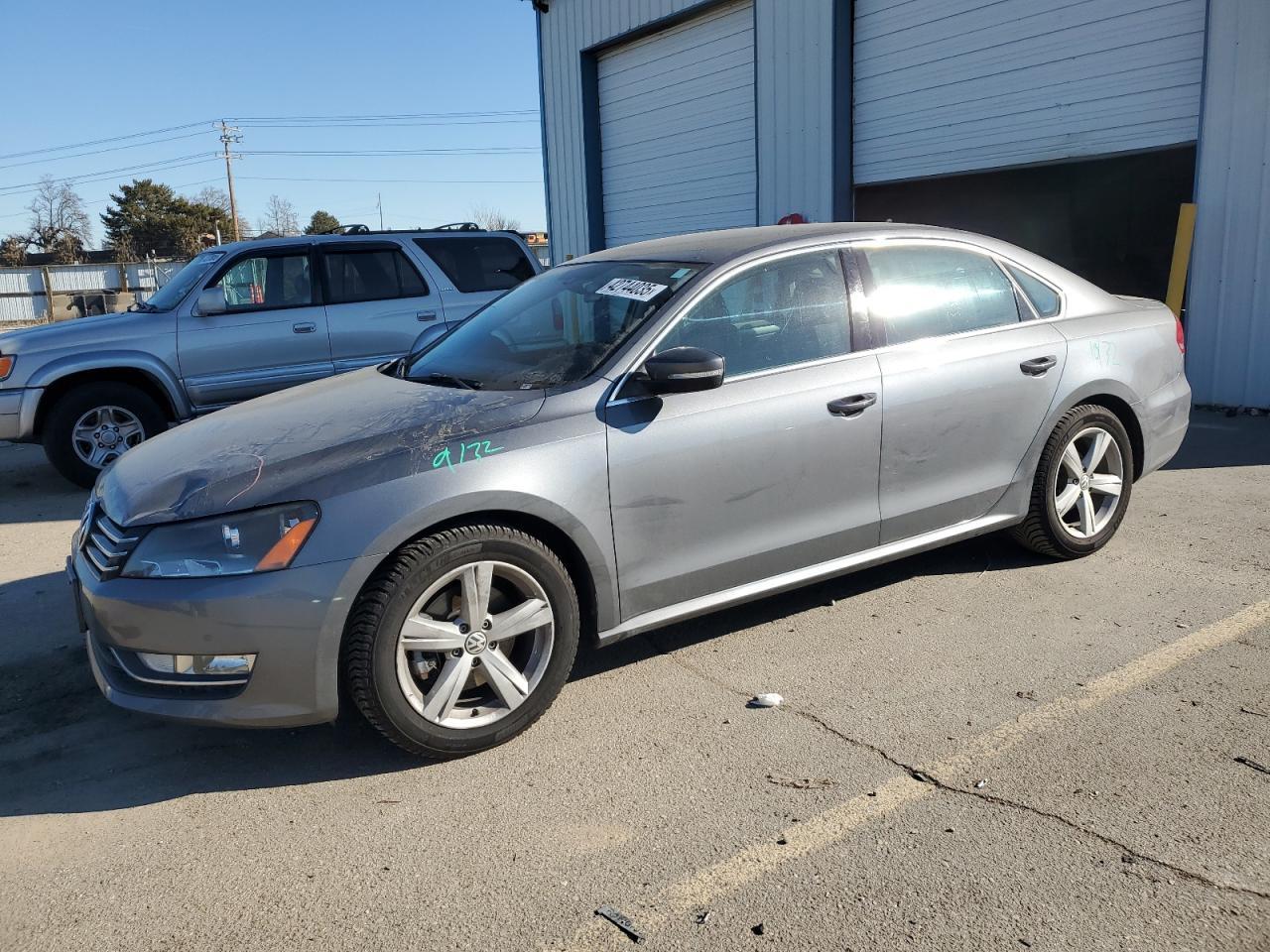 2015 VOLKSWAGEN PASSAT S